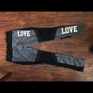 Thrill Maternity workout pants w LOVE logo.
